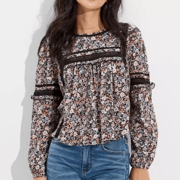 American Eagle Outfitters Tops - AE TOP (S)